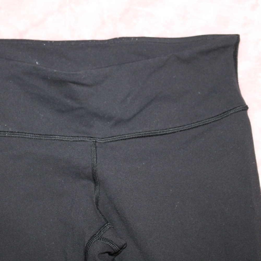 LuluLemon Wunder Under Mid-Rise Legging